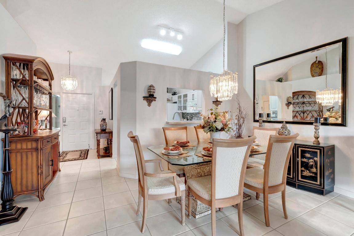 6092 Floral Lakes Drive