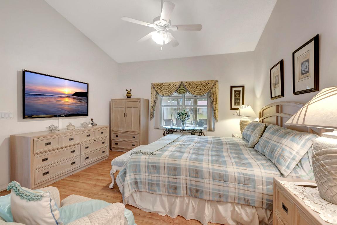 6092 Floral Lakes Drive