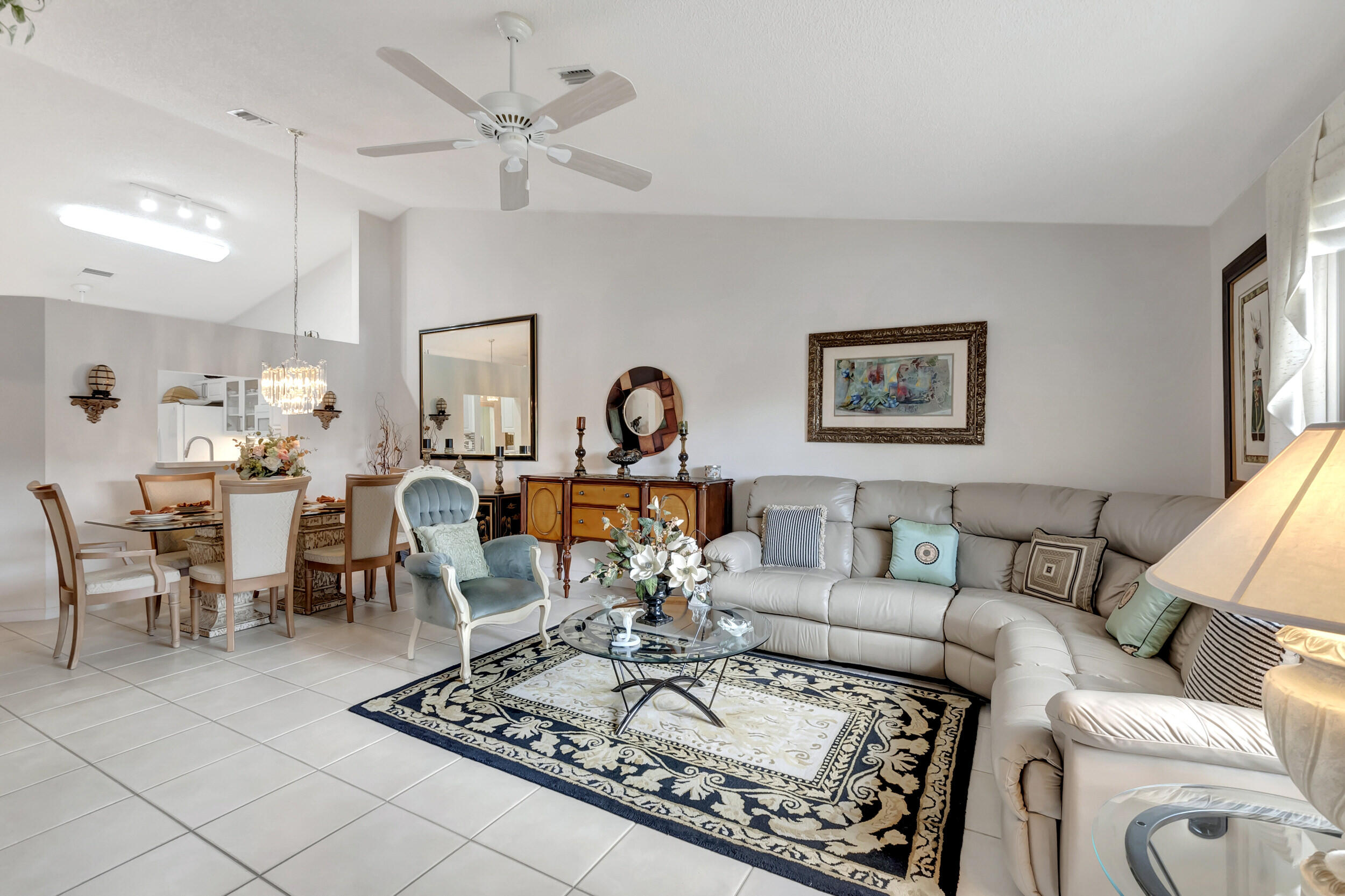 6092 Floral Lakes Drive