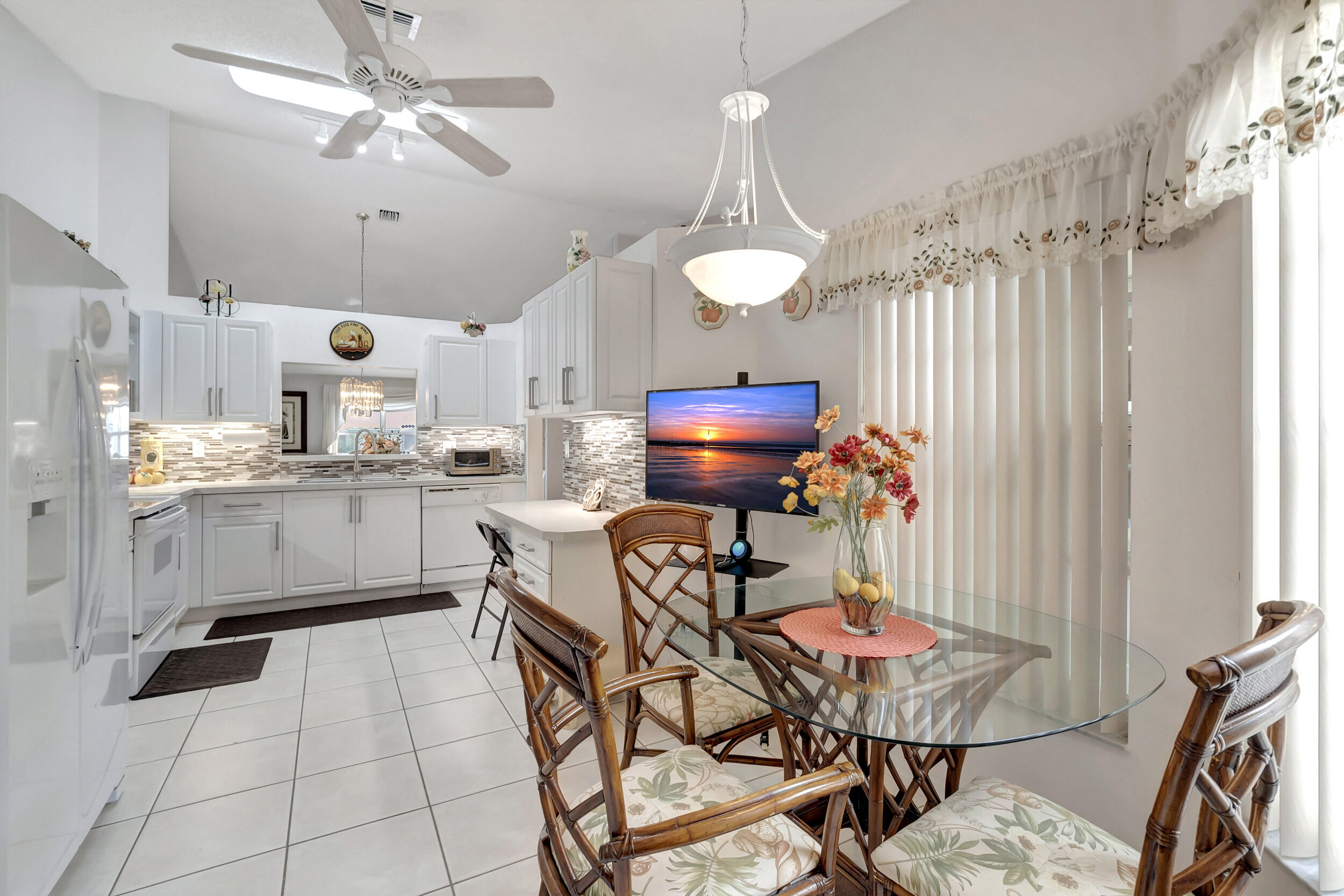 6092 Floral Lakes Drive