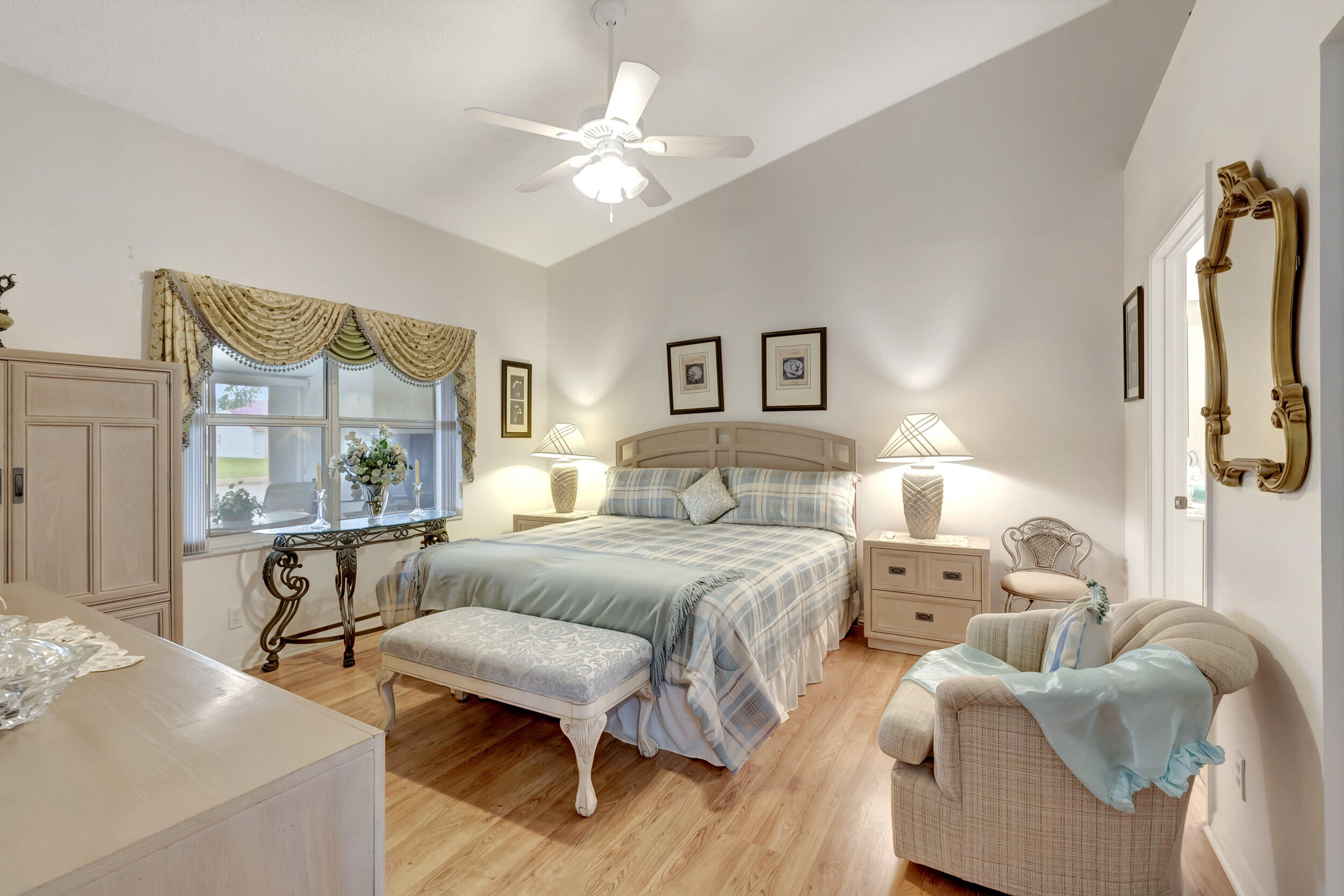 6092 Floral Lakes Drive