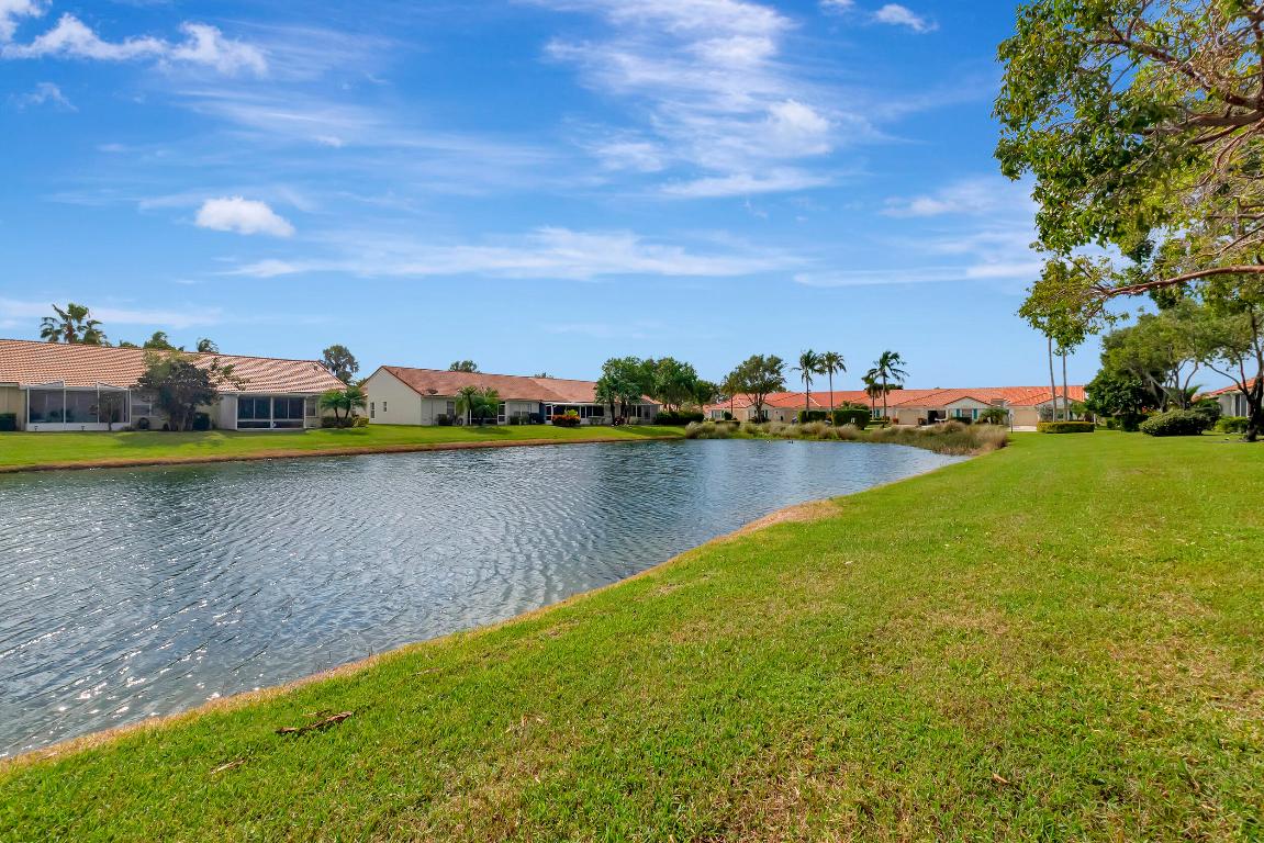 6092 Floral Lakes Drive