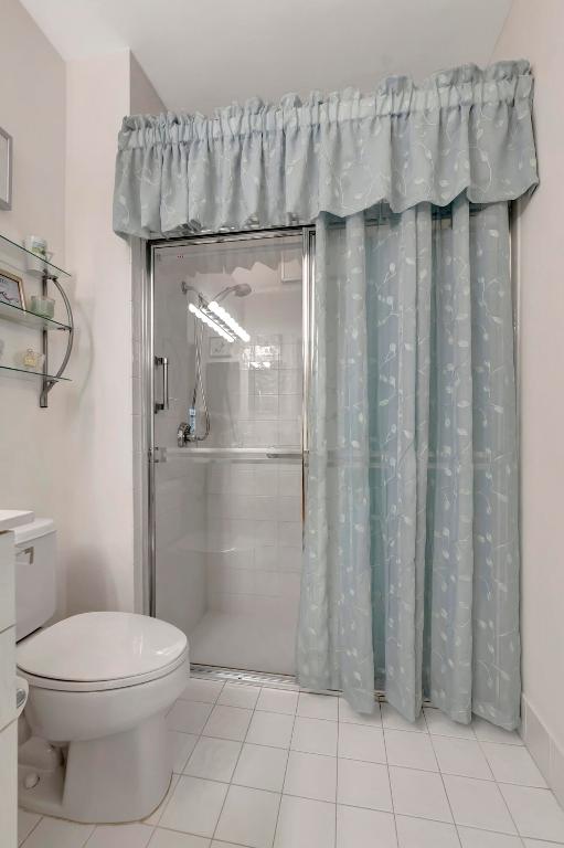 6092 Floral Lakes Drive