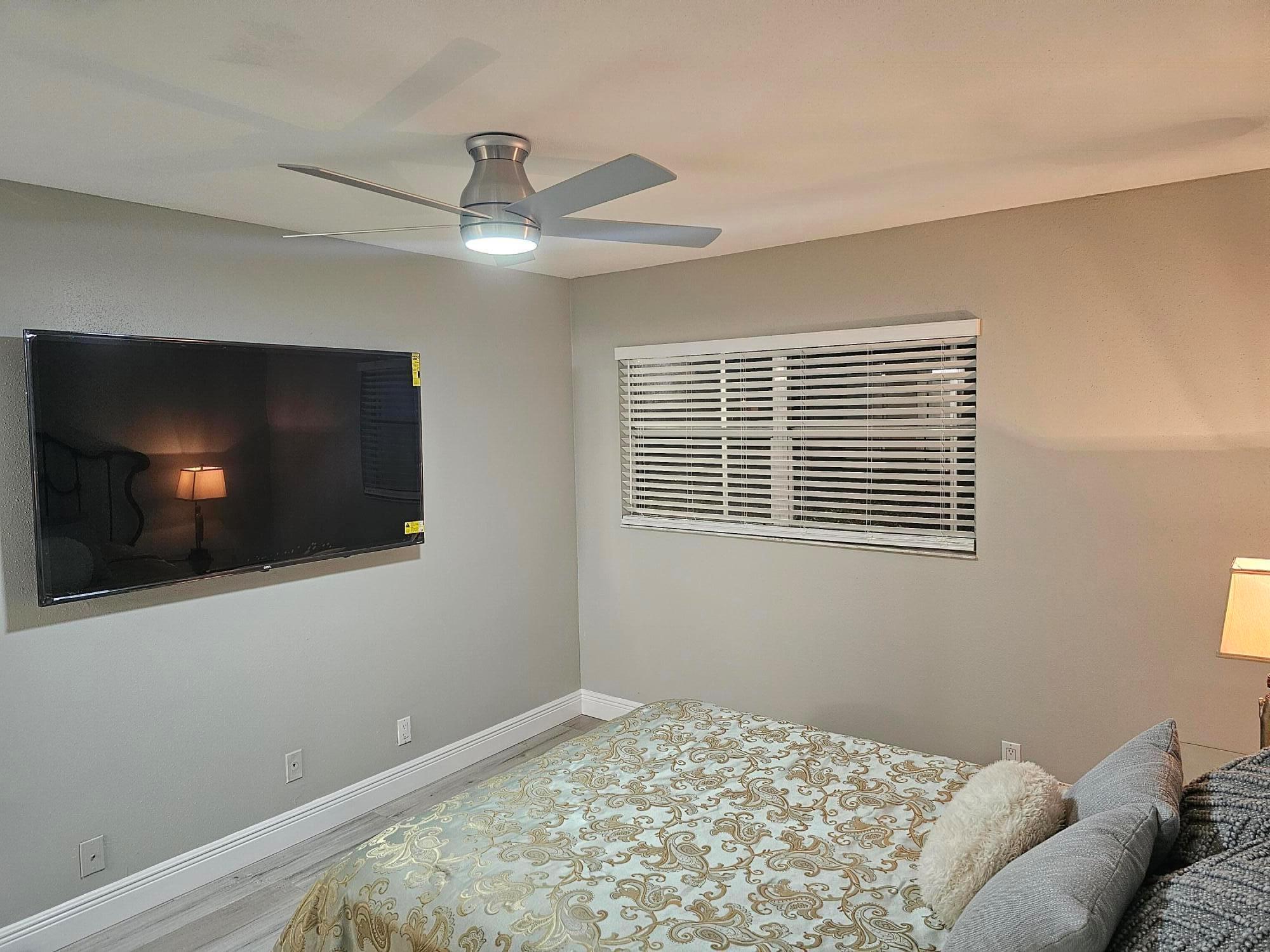 604 W Saxony M Lane W Unit: 604