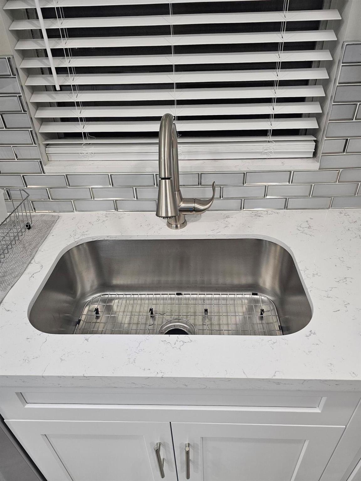 604 W Saxony M Lane W Unit: 604