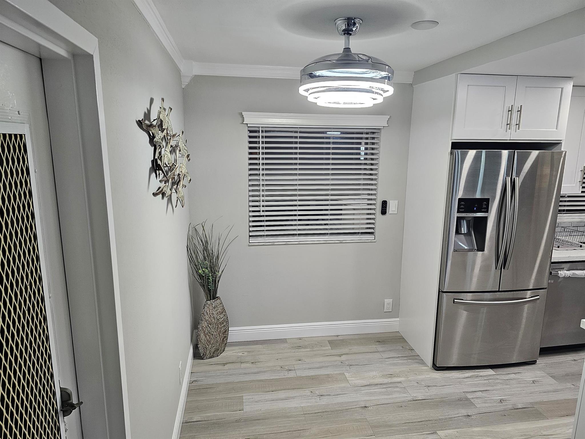 604 W Saxony M Lane W Unit: 604