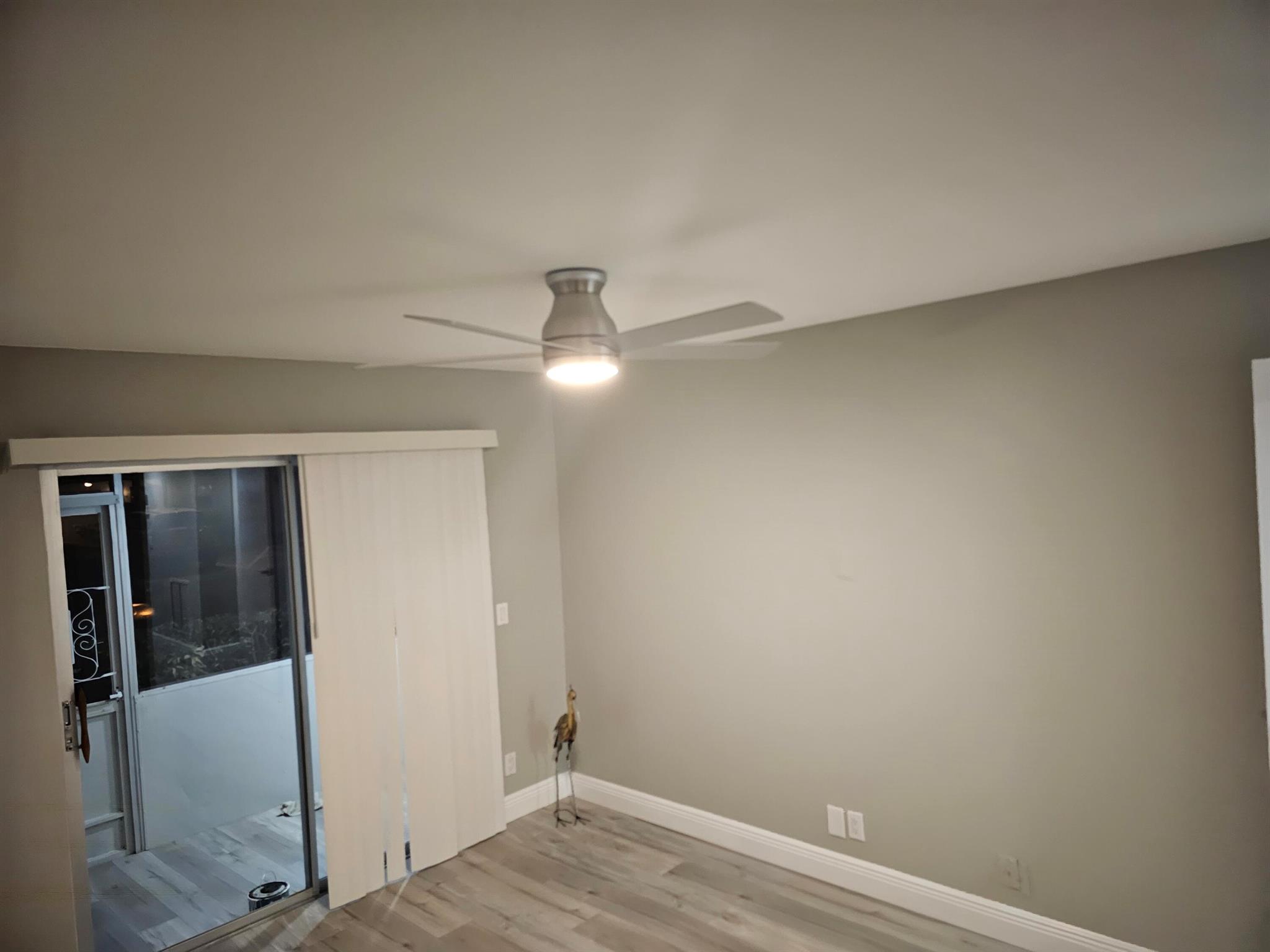 604 W Saxony M Lane W Unit: 604