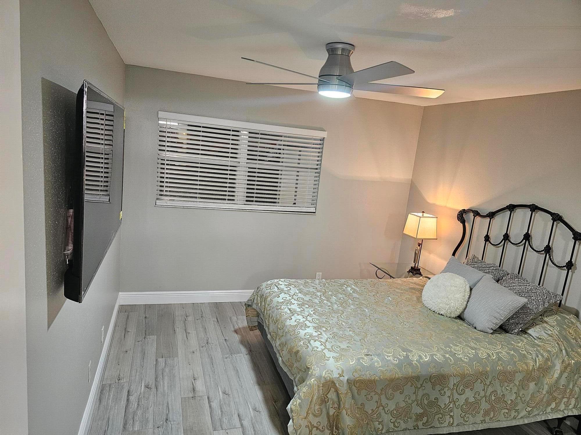 604 W Saxony M Lane W Unit: 604