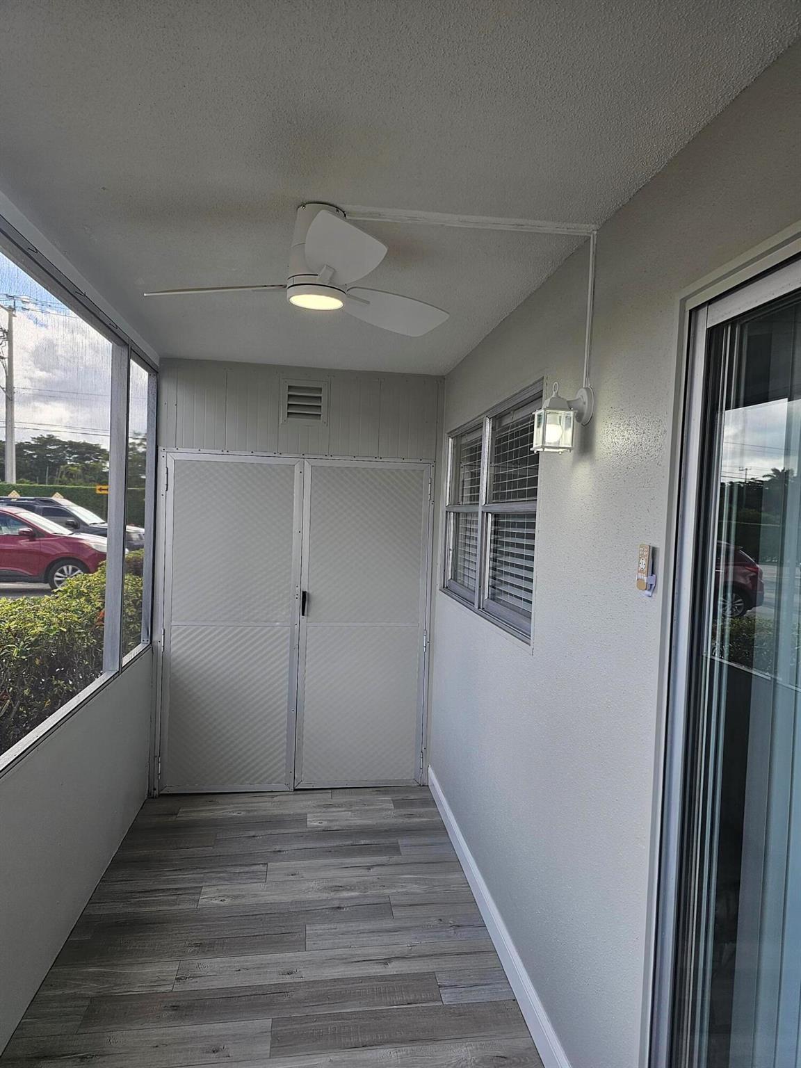 604 W Saxony M Lane W Unit: 604