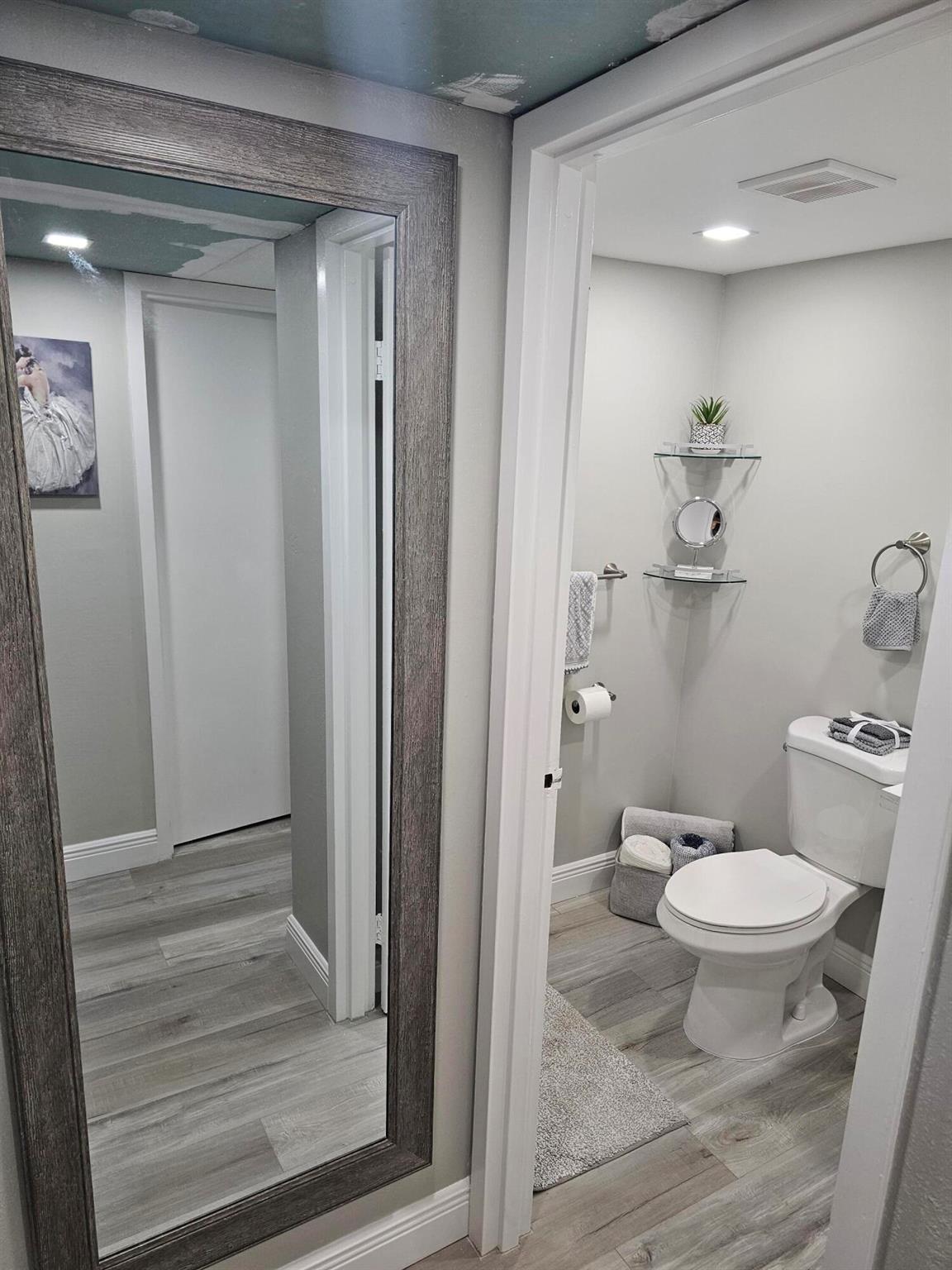 604 W Saxony M Lane W Unit: 604