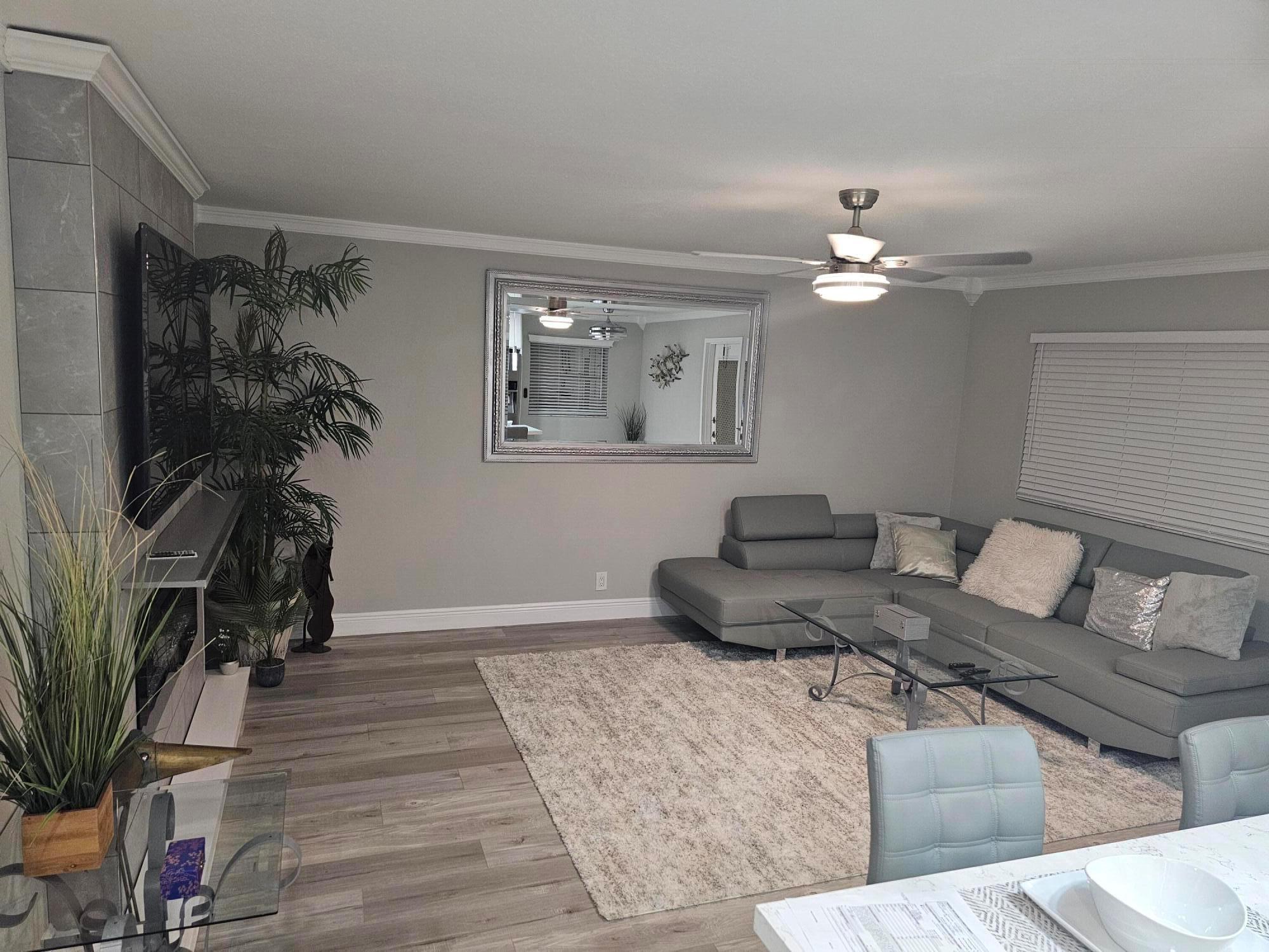 604 W Saxony M Lane W Unit: 604