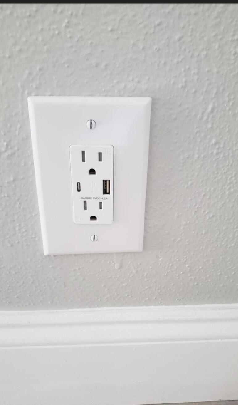 604 W Saxony M Lane W Unit: 604