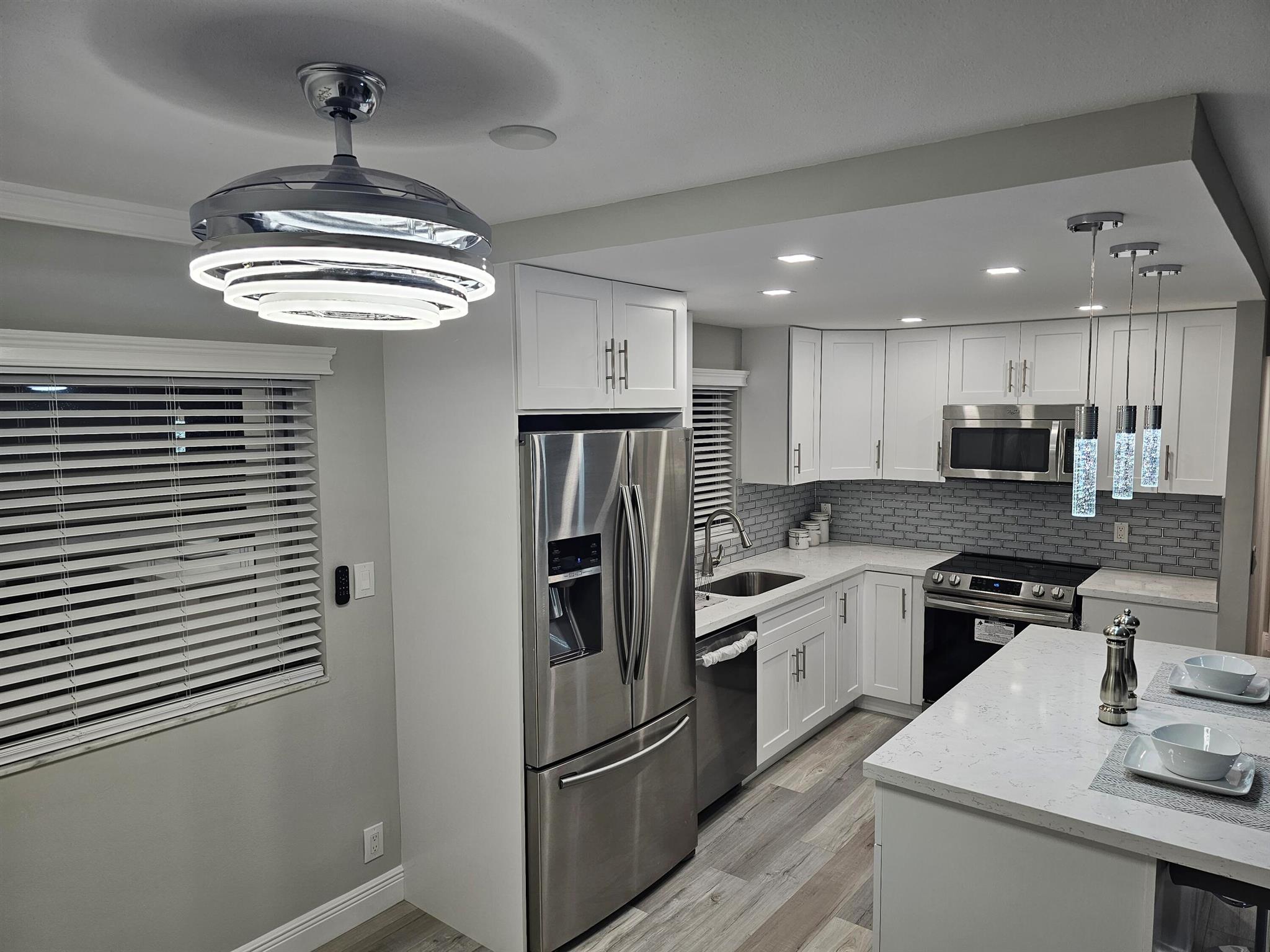 604 W Saxony M Lane W Unit: 604