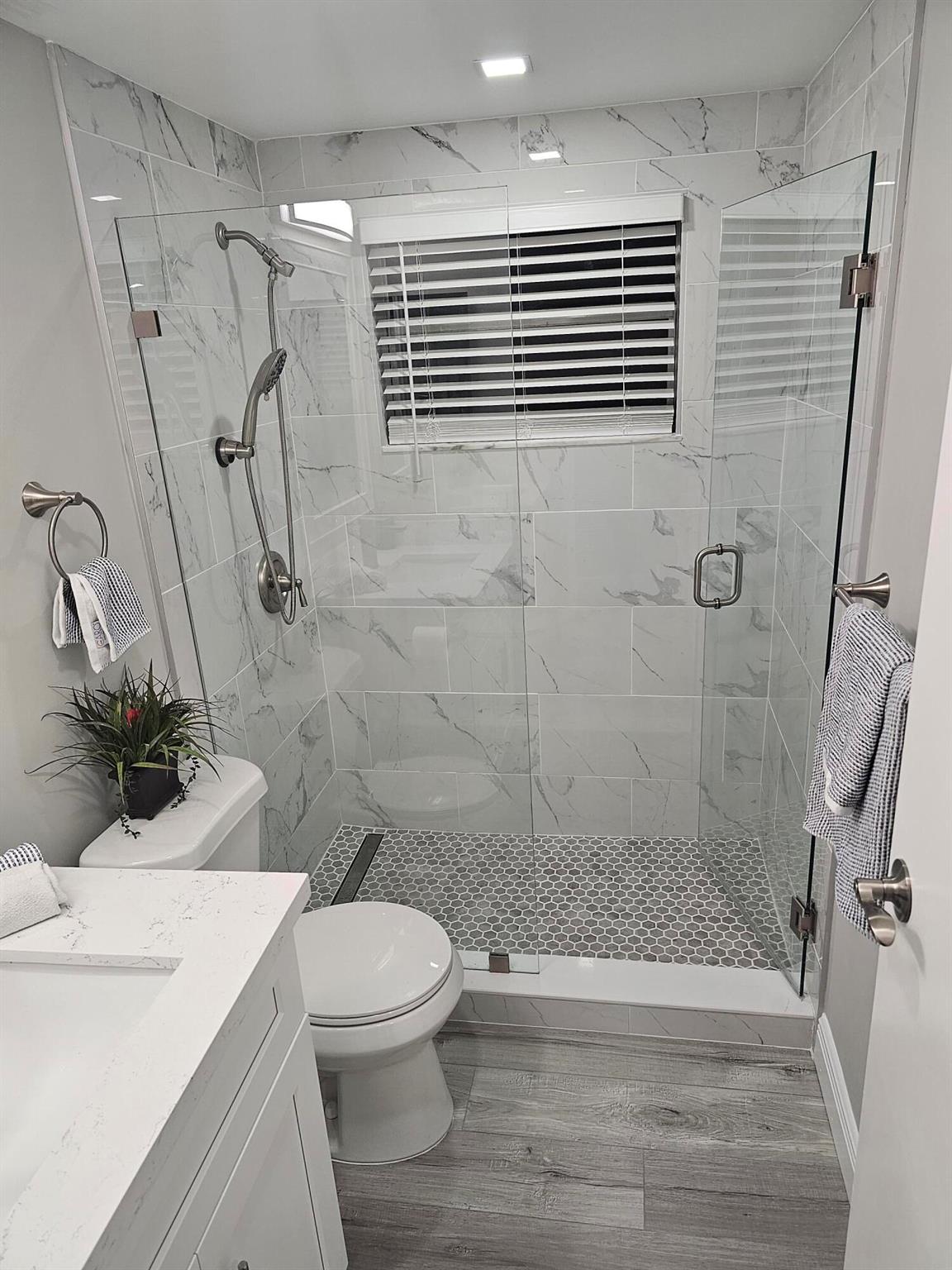 604 W Saxony M Lane W Unit: 604