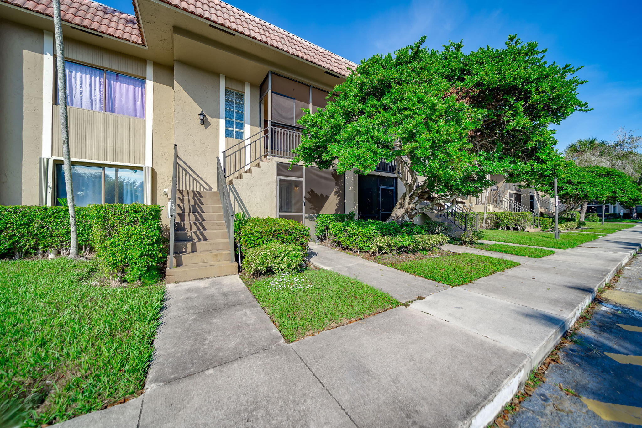 310 Lakeview Drive Unit: 102