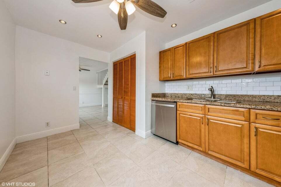 16421 Strawberry Way Unit: 16421