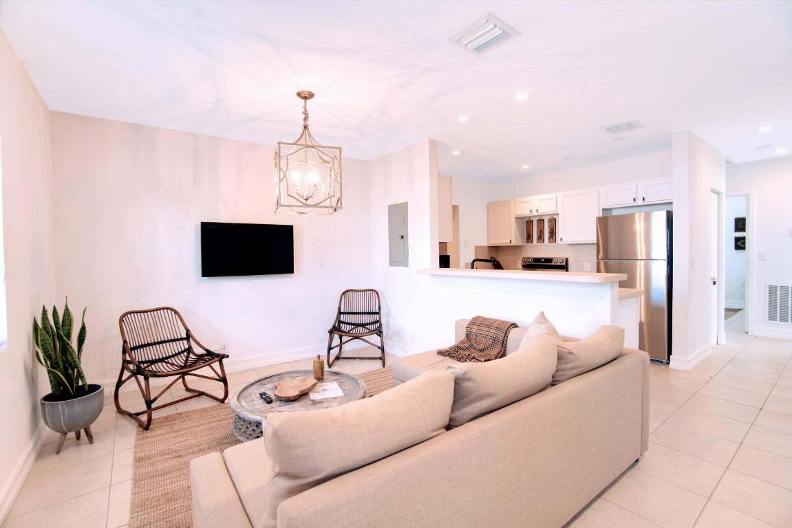 741 NW 17th Street Front, Fort Lauderdale Unit: Front