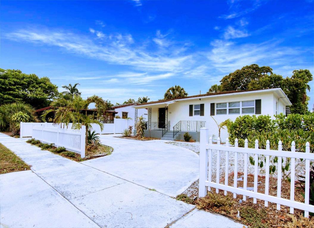 741 NW 17th Street Front, Fort Lauderdale Unit: Front