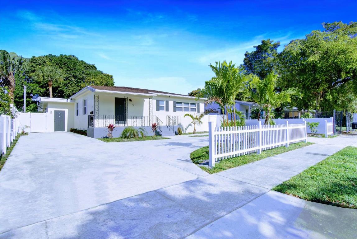 741 NW 17th Street Front, Fort Lauderdale Unit: Front