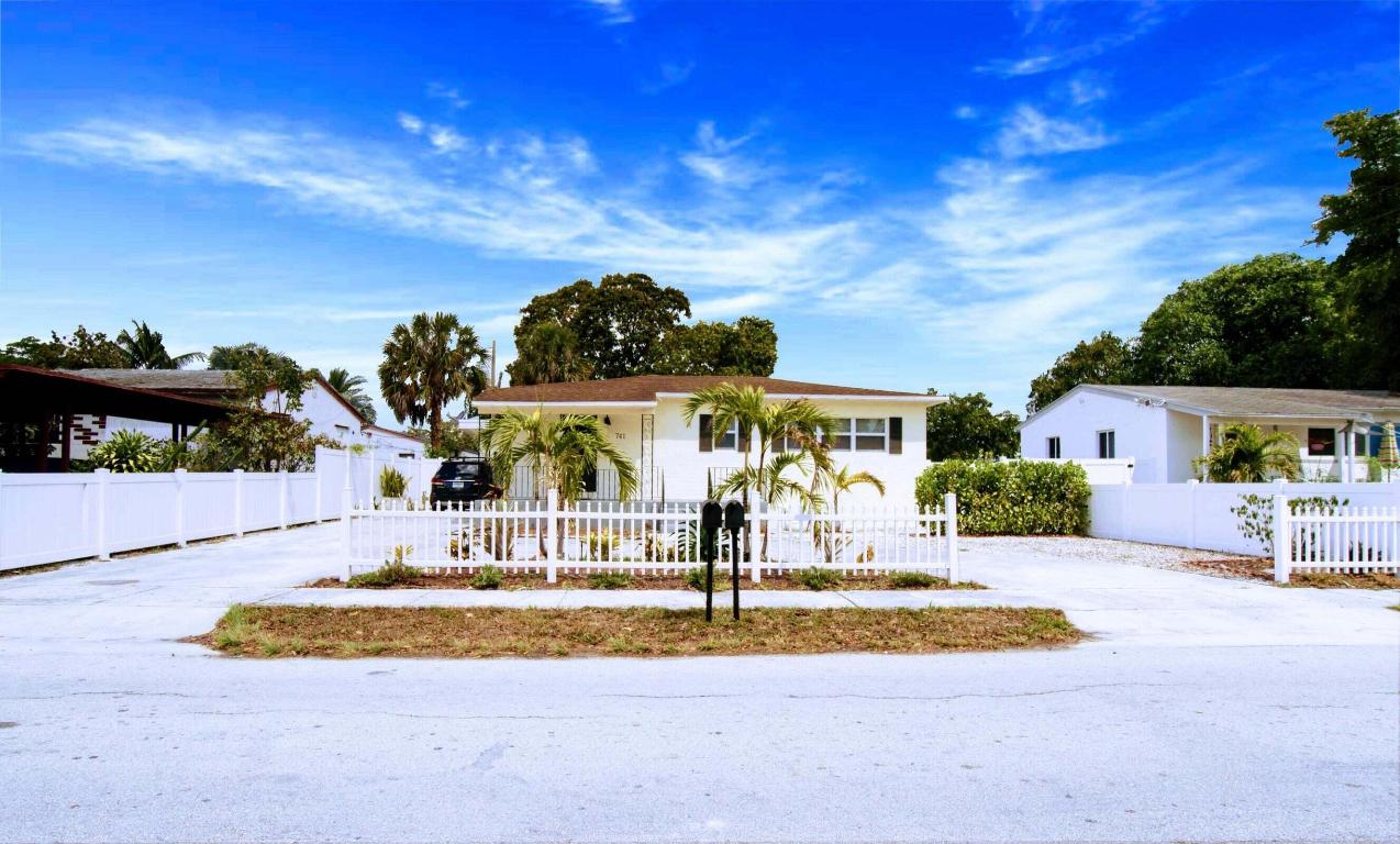 741 NW 17th Street Front, Fort Lauderdale Unit: Front