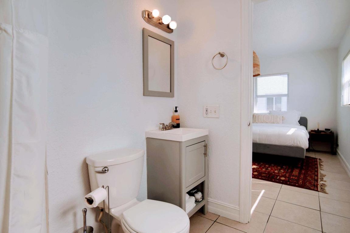 741 NW 17th Street Front, Fort Lauderdale Unit: Front