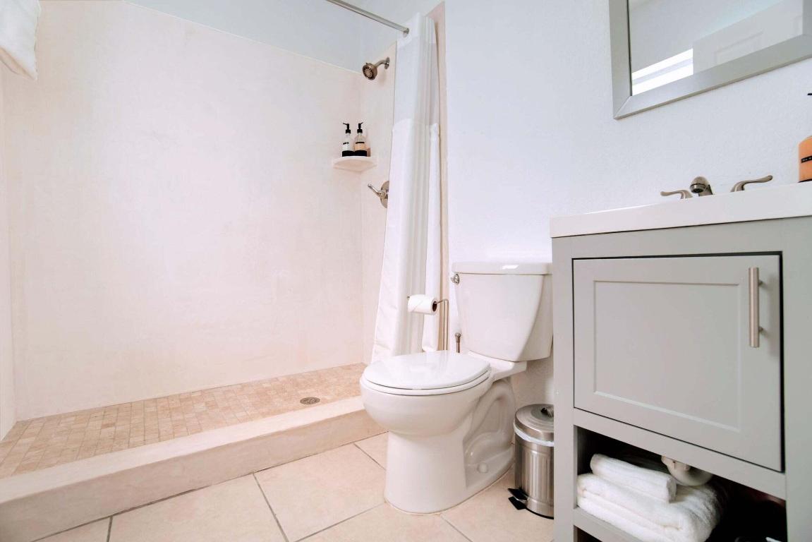 741 NW 17th Street Front, Fort Lauderdale Unit: Front