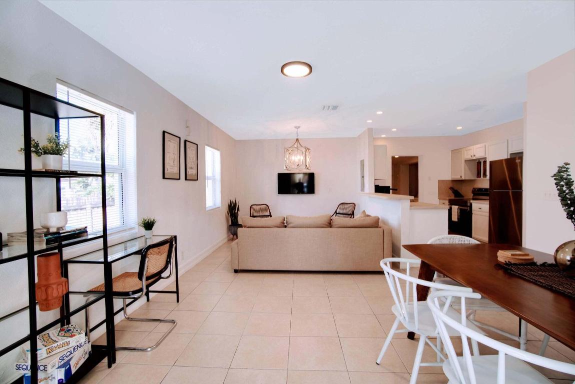 741 NW 17th Street Front, Fort Lauderdale Unit: Front