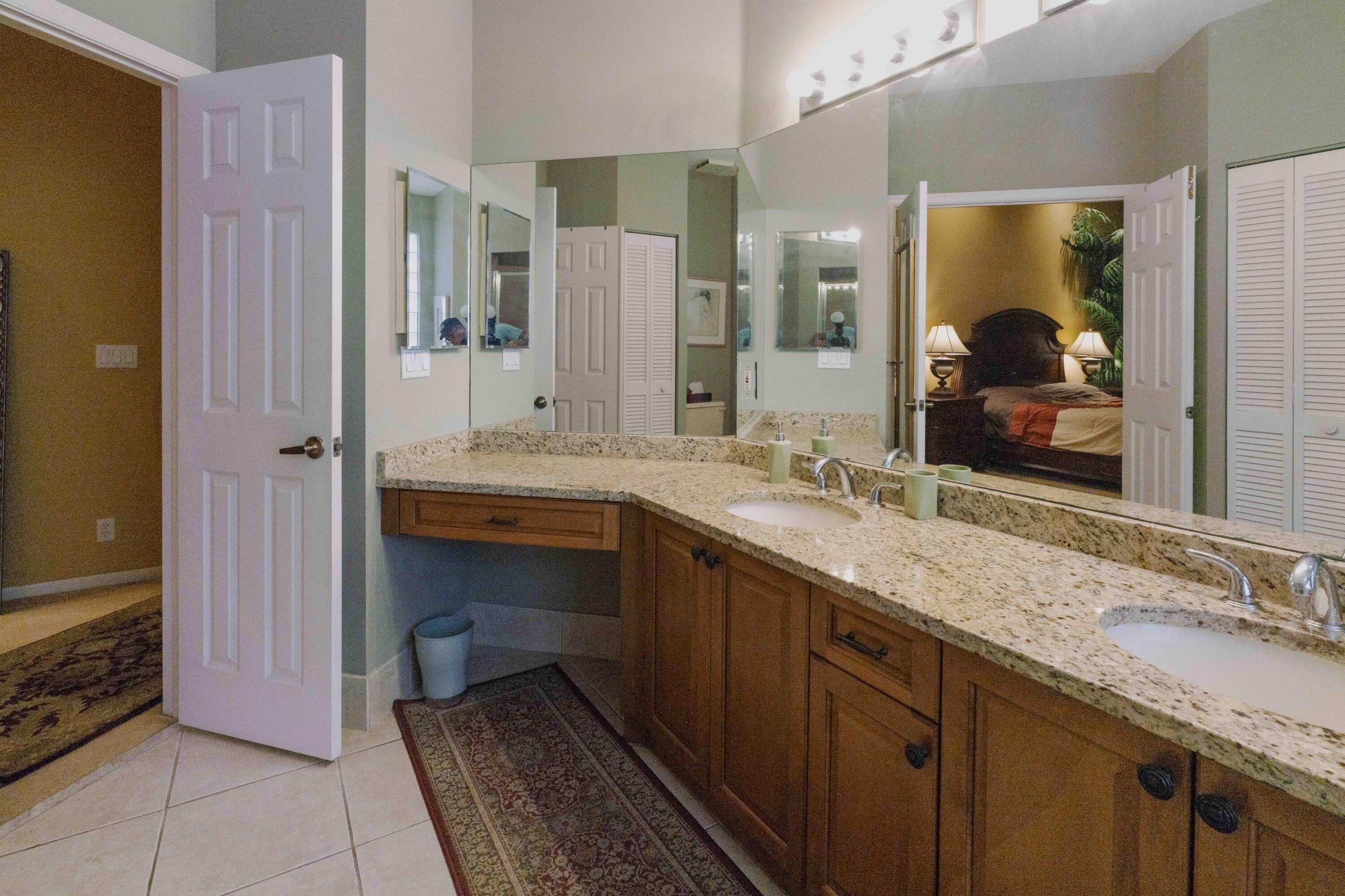 5088 Ventura Drive