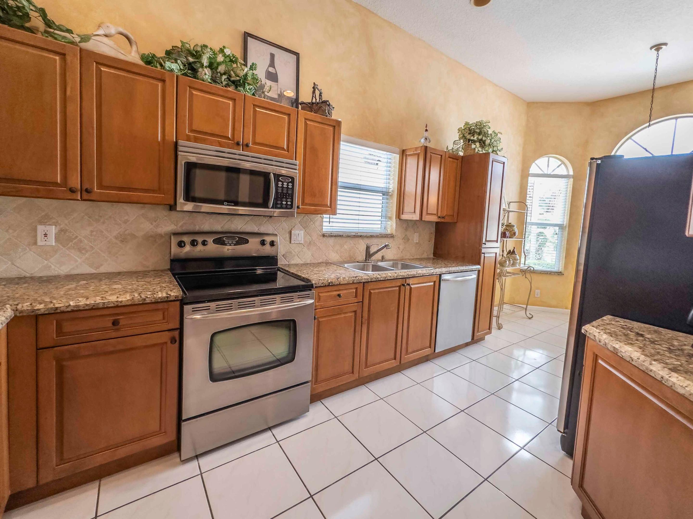 5088 Ventura Drive