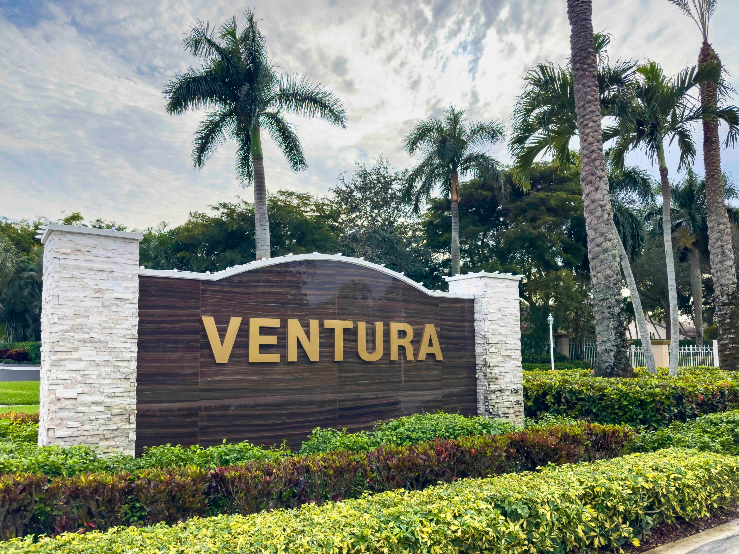 5088 Ventura Drive