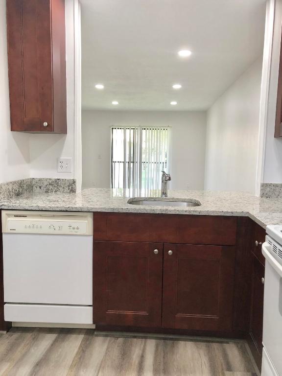 6736 Palmetto Circle S Unit: 203