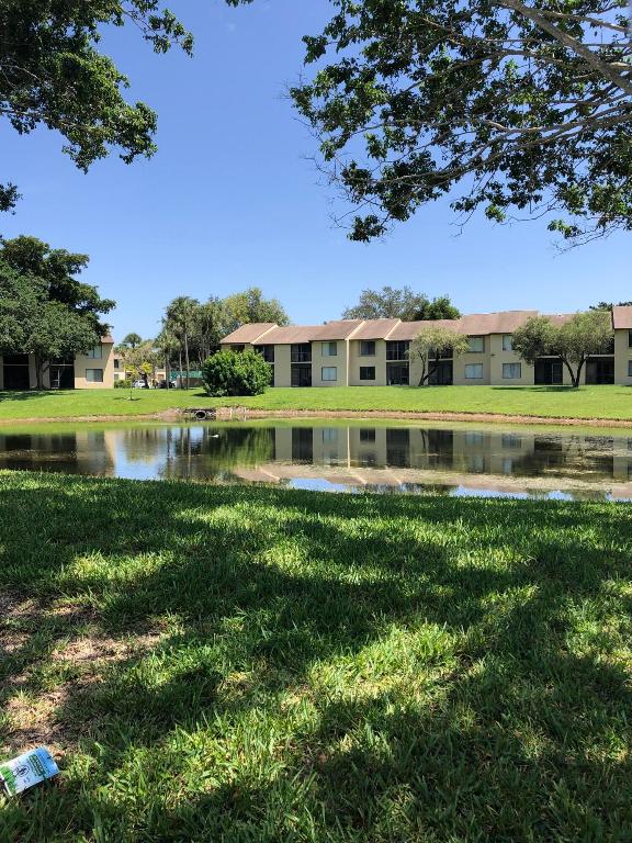 6736 Palmetto Circle S Unit: 203