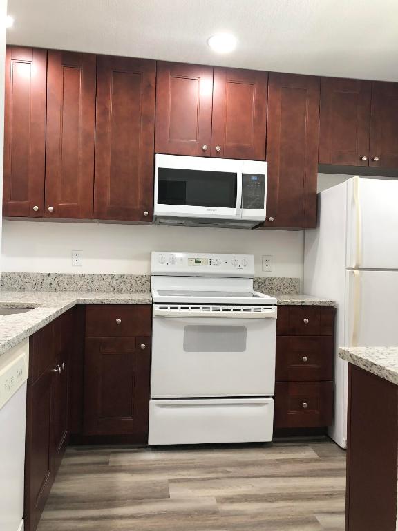 6736 Palmetto Circle S Unit: 203