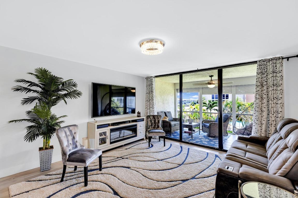 1627 Riverview Road Unit: 311