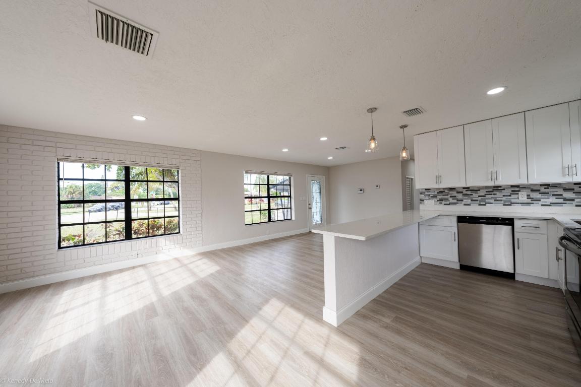 3490 NW 5th Place, Lauderhill