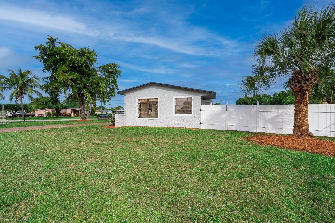 3490 NW 5th Place, Lauderhill