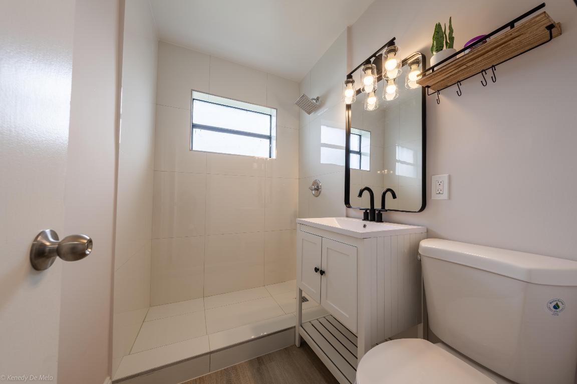 3490 NW 5th Place, Lauderhill