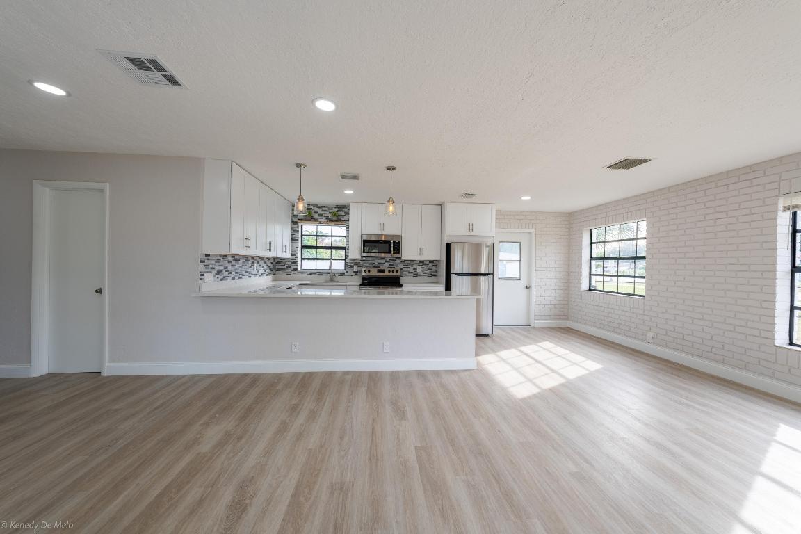 3490 NW 5th Place, Lauderhill