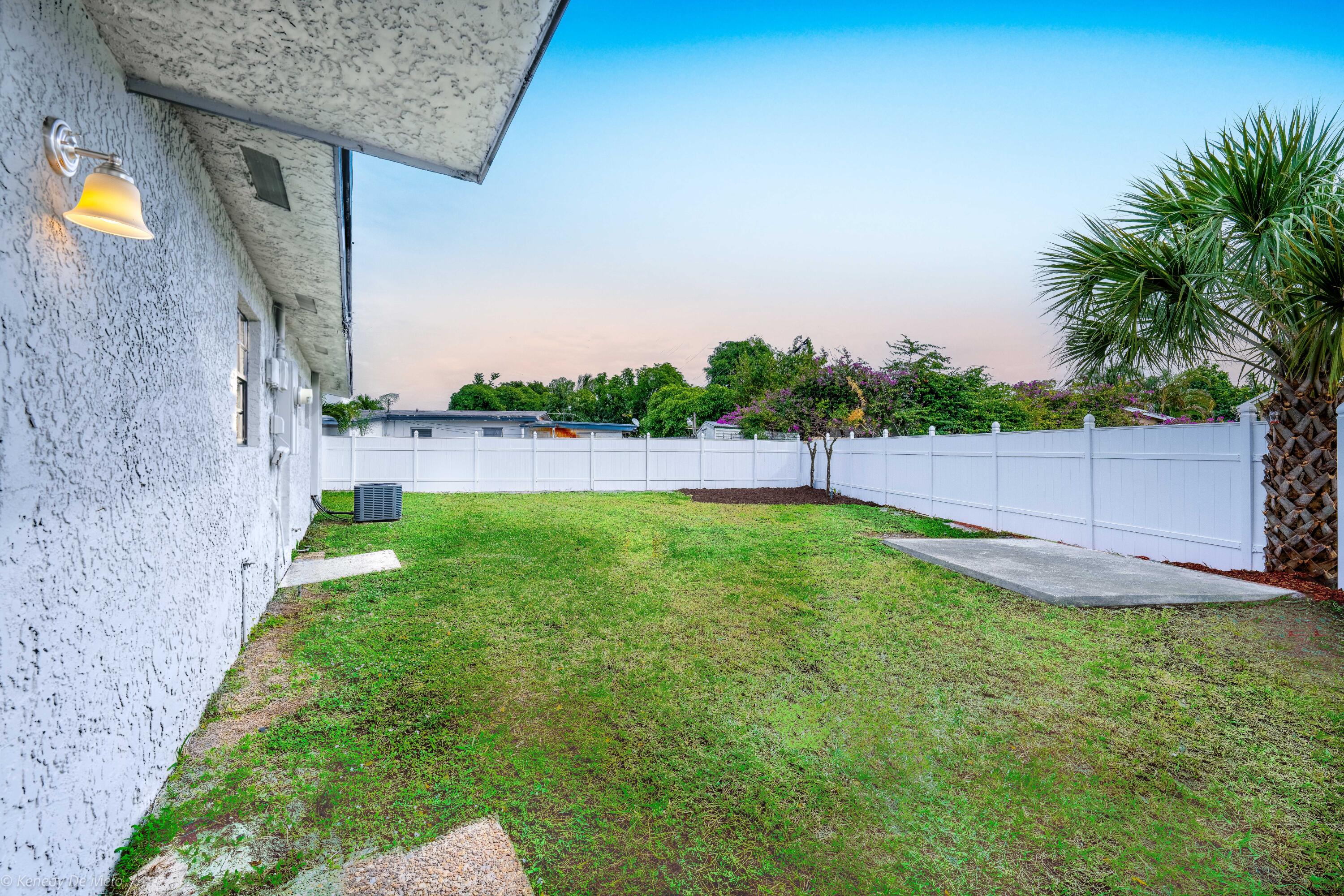 3490 NW 5th Place, Lauderhill