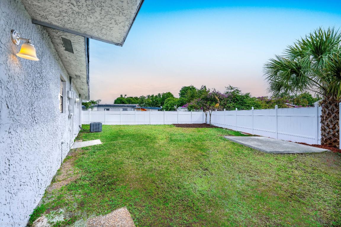 3490 NW 5th Place, Lauderhill