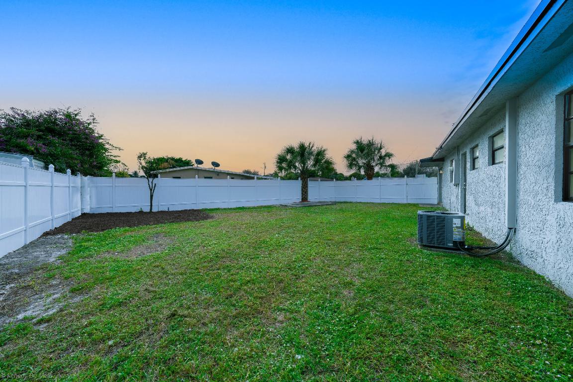 3490 NW 5th Place, Lauderhill