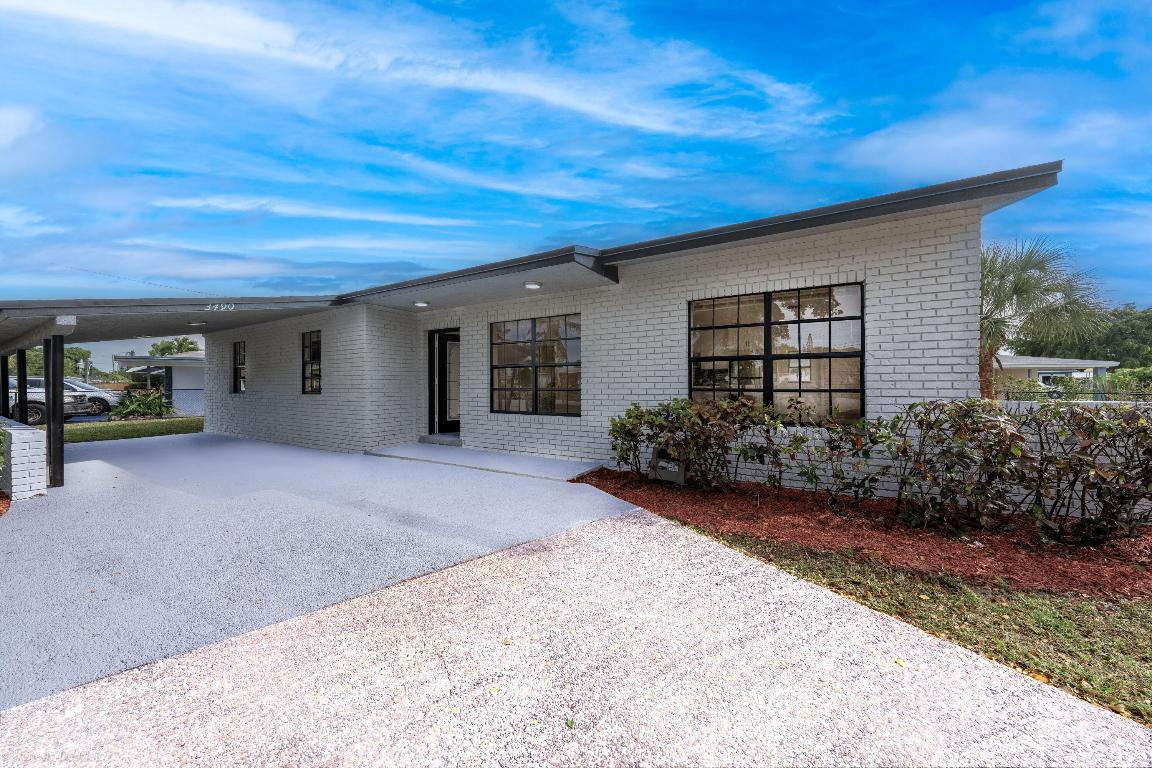 3490 NW 5th Place, Lauderhill