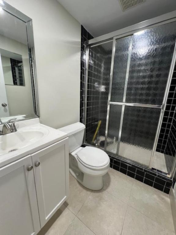 22795 SW 66th Avenue Unit: 207