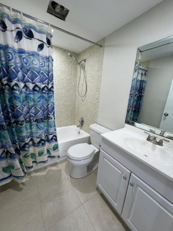 22795 SW 66th Avenue Unit: 207