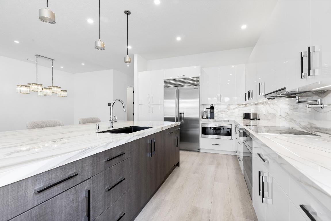 7251 Twin Falls Drive Unit: 7251