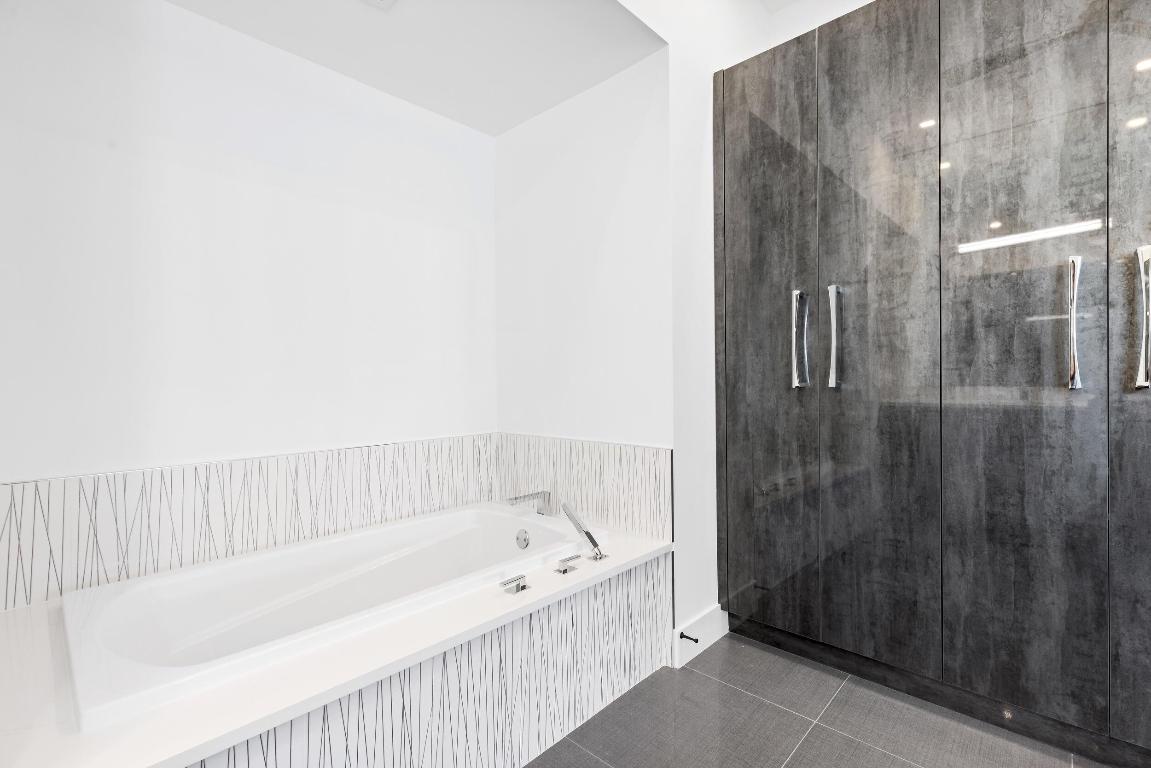 7251 Twin Falls Drive Unit: 7251