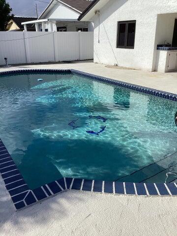 4540 N Dixie Highway