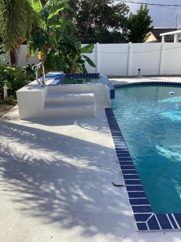 4540 N Dixie Highway