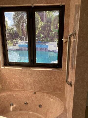 4540 N Dixie Highway