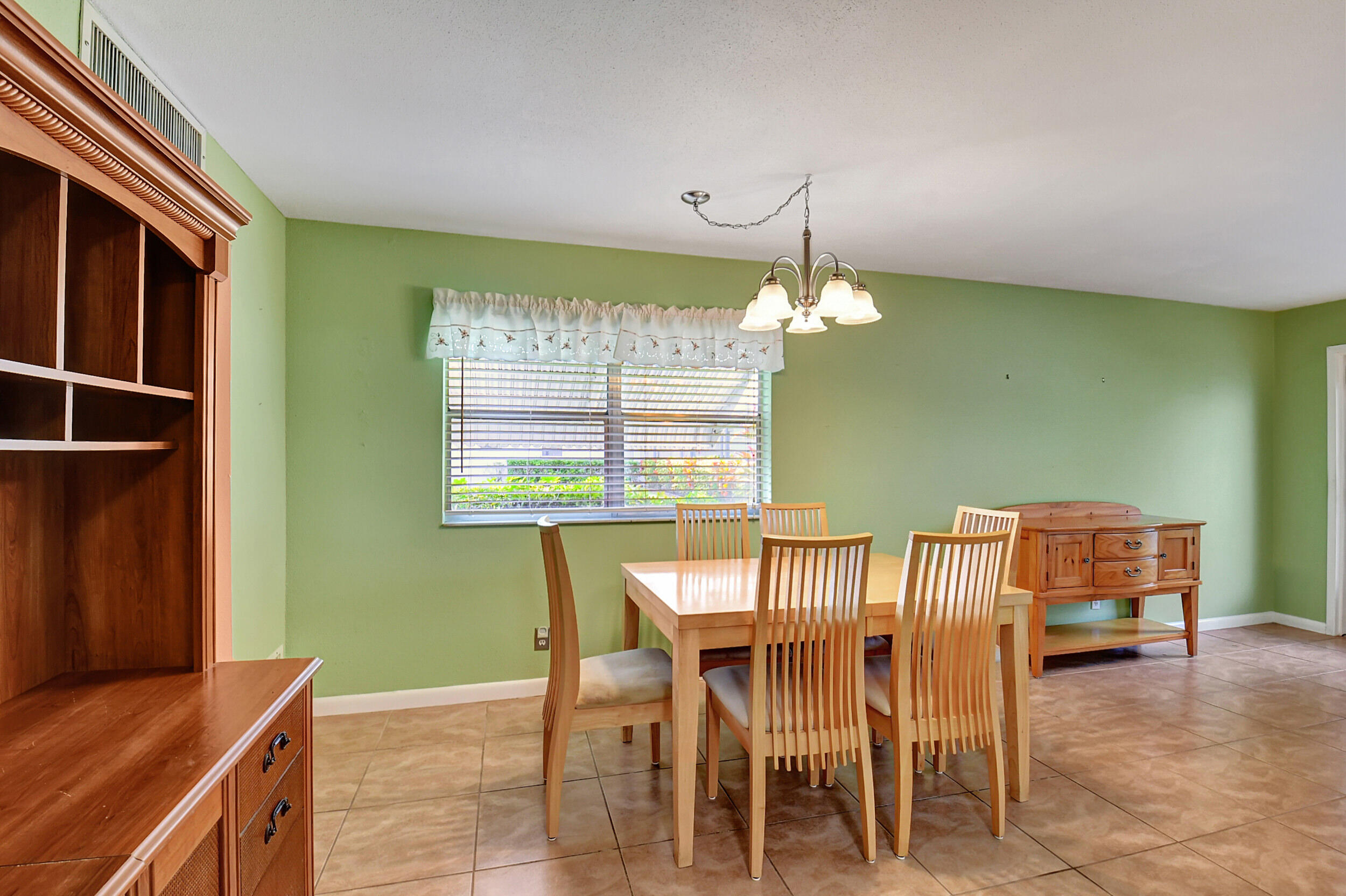 110 Tuscany B Unit: 110 B